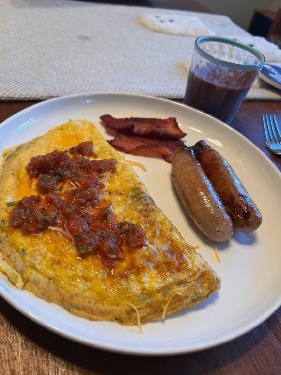 Spinach & Chive Omelette with Bacon & Maple Breakfast Sausage Links