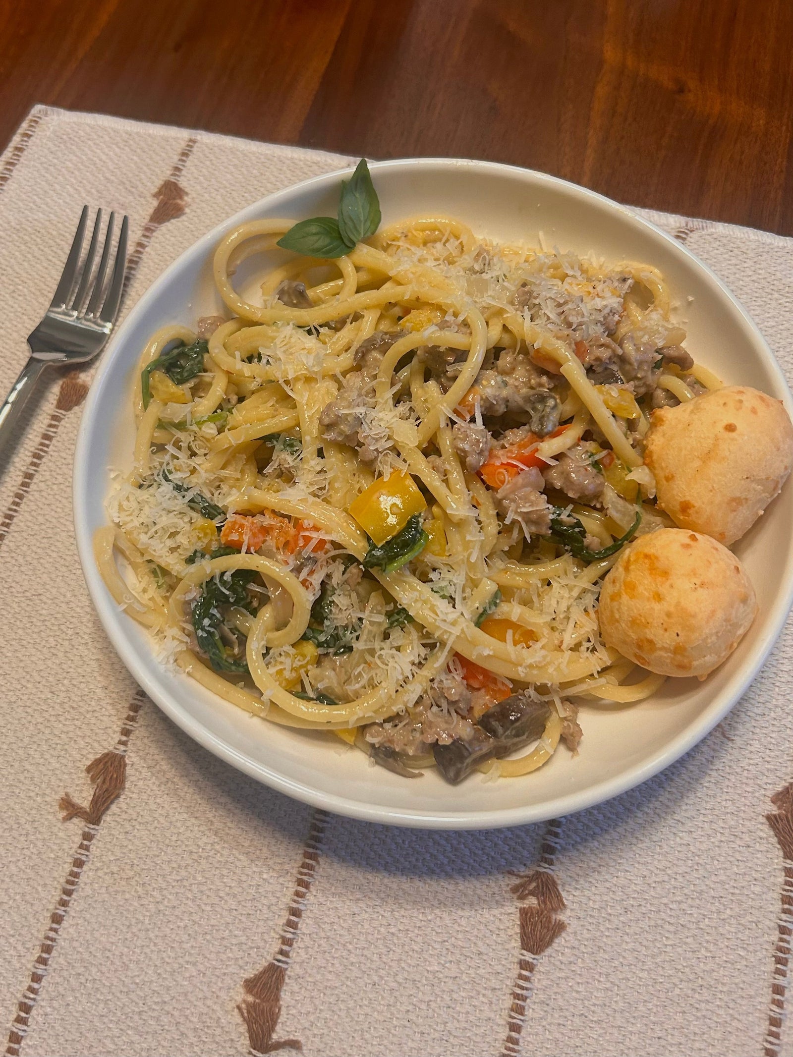 Linguine Pasta With Italian Sausage, Peppers, Mushrooms & Spinach